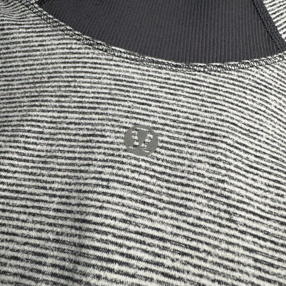 Lululemon Run Inspire 1/2 Half Zip Womens Size 6 Gray Black Striped Athleisure - Picture 10 of 16